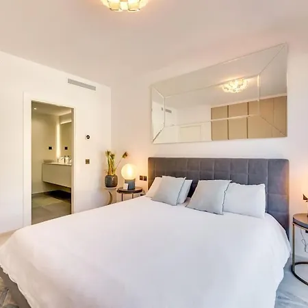 Luxury 5-bedroom Townhouse In Puente 마르베야