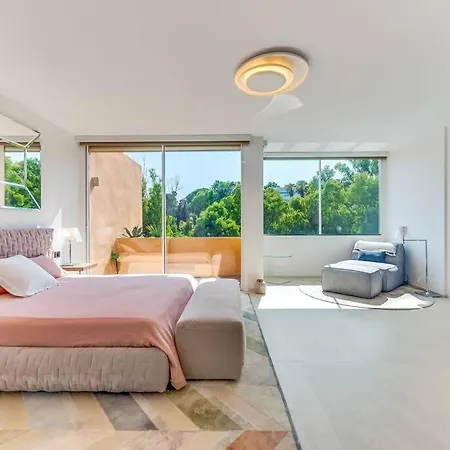 Вілла Luxury 5-bedroom Townhouse In Puente Марбелья