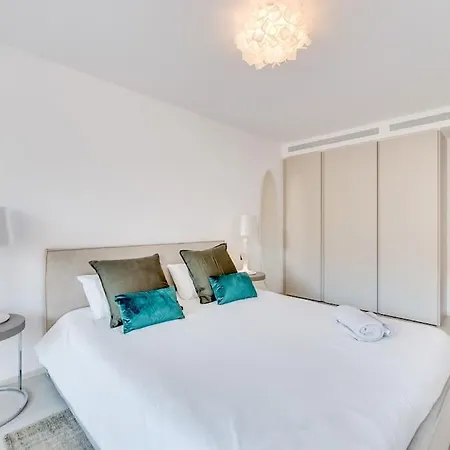 Luxury 5-bedroom Townhouse In Puente 빌라 마르베야