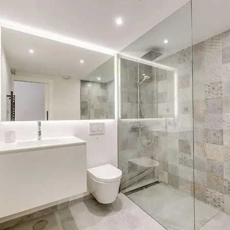 Villa Luxury 5-bedroom Townhouse In Puente