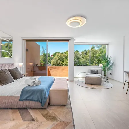Luxury 5-bedroom Townhouse In Puente Βίλα Μαρμπέλλα
