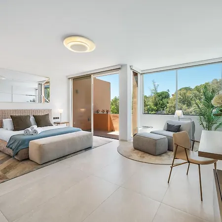 Βίλα Luxury 5-bedroom Townhouse In Puente