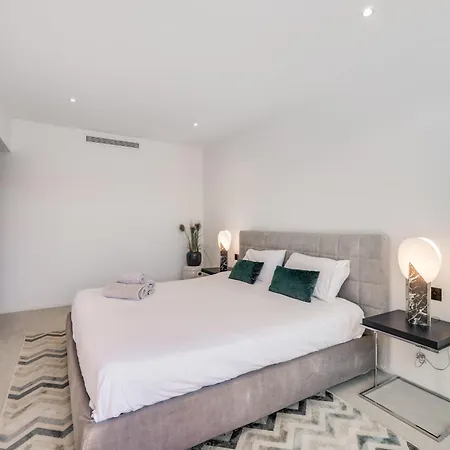 Luxury 5-bedroom Townhouse In Puente Βίλα *