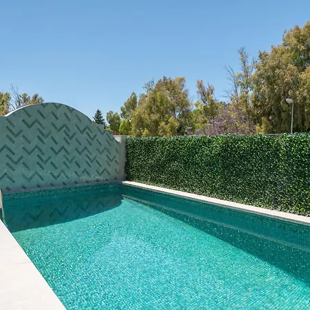 Luxury 5-bedroom Townhouse In Puente Βίλα Μαρμπέλλα