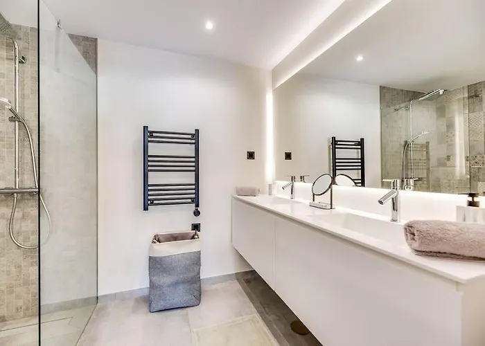 Luxury 5-bedroom Townhouse In Puente * Μαρμπέλλα