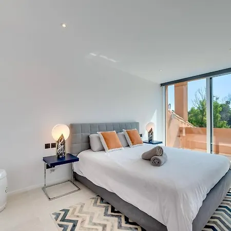 Luxury 5-bedroom Townhouse In Puente * Marbella