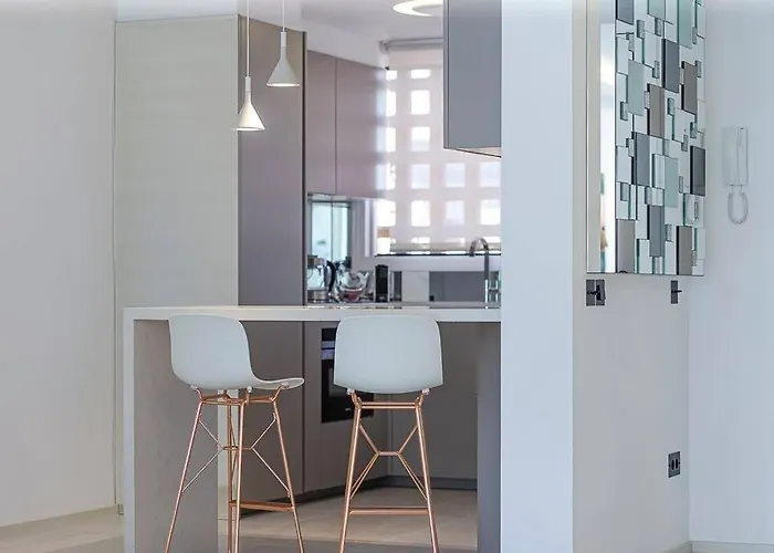 Luxury 5-bedroom Townhouse In Puente فيلة ماربيا